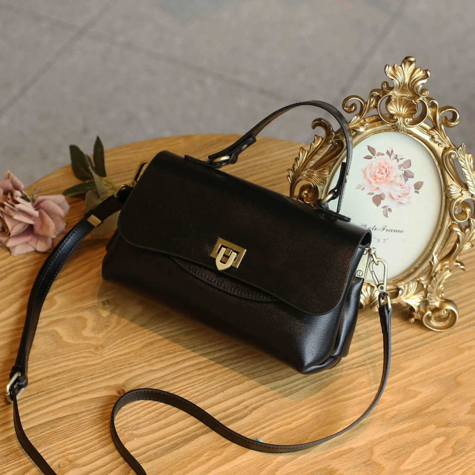 Chic Leather Clutch Bag