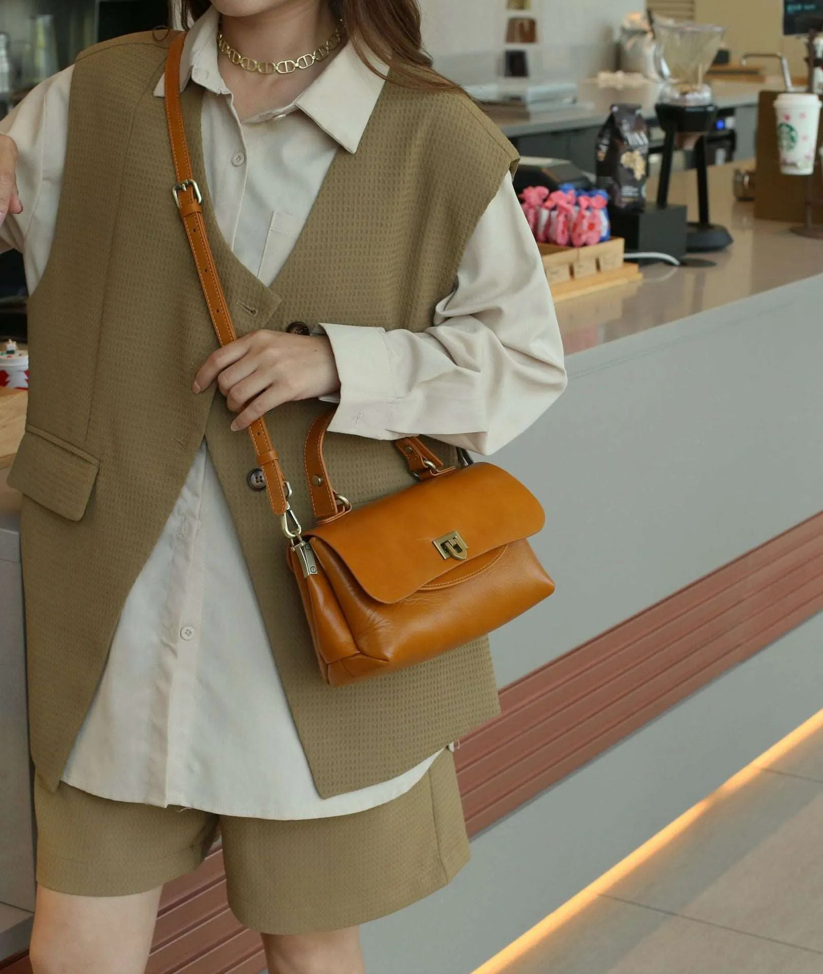 Chic Leather Clutch Bag