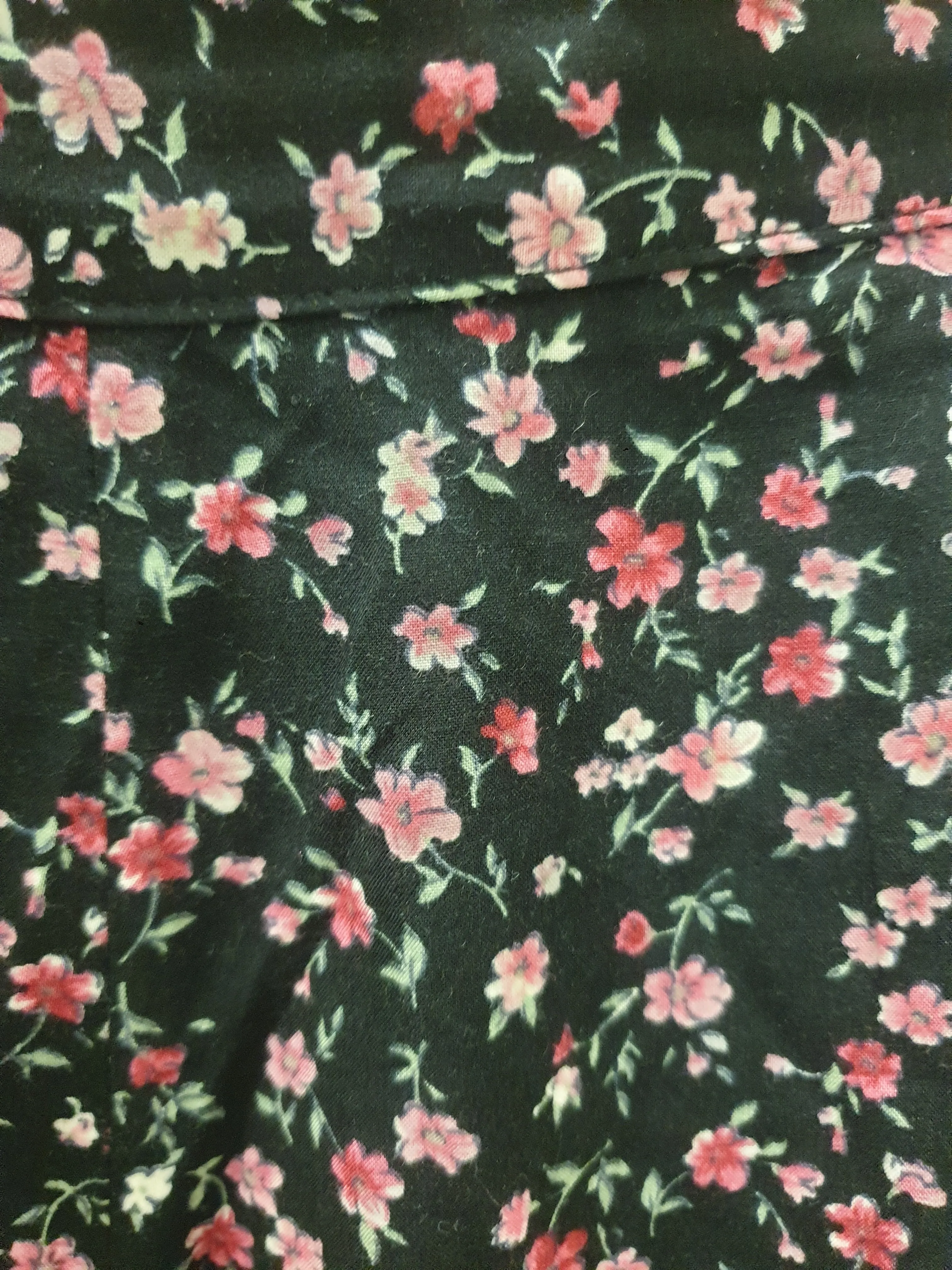 Princess Highway black floralprint  A-line mini skirt size 14, best fits 12-14